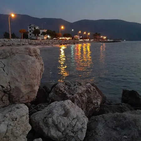 Sunrise Sea & Mountain Vista Apartment